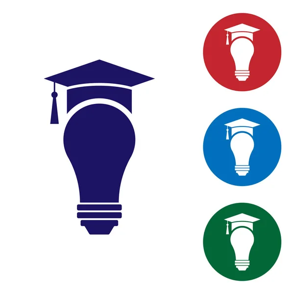 Ikona s modrou žárovkou a čepicní krytka je izolovaná na bílém pozadí. Univerzitní vzdělávací koncept. Nastaví ikonu barvy v kolečkách. Vektorová ilustrace — Stockový vektor