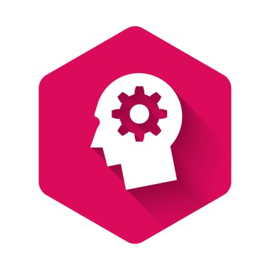 Beyaz insan kafası ve uzun gölgeli bir ikonun içindeki ekipman. Yapay zeka. Beyin işaretini düşünüyorum. Beynin sembol çalışması. Pembe altıgen düğmesi. Vektör İllüstrasyonu