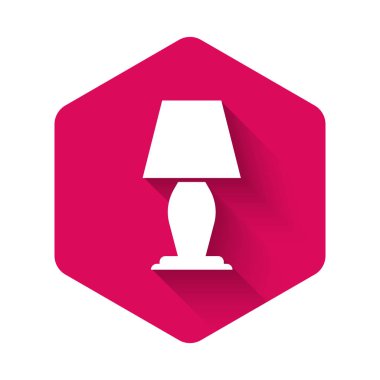 Beyaz masa lambası ikonu uzun gölgeli izole edilmiş. Pembe altıgen düğmesi. Vektör İllüstrasyonu