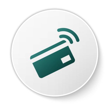 Beyaz arka planda yalıtılmış nfc kart simgesi ne olursa olsun Yeşil Temassız ödeme. Radyo dalga işareti olan kart. Kredi kartı ödemesi. Yeşil daire düğmesi. Vektör İllüstrasyonu