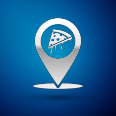 Mavi arka planda izole fast food dilim pizza simgesi ile Gümüş Harita işaretçisi. Pizzayeri konum simgesi. Pizza kafe ve restoran kalemi. Vektör İllüstrasyonu
