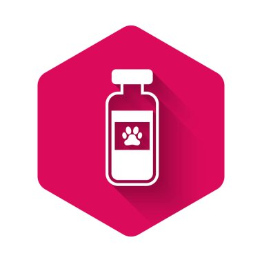 Beyaz Evcil Hayvan şişesi tıbbi ikonu uzun gölgeli izole edilmiş. Hayvan için reçeteli ilaç. Pembe altıgen düğmesi. Vektör İllüstrasyonu