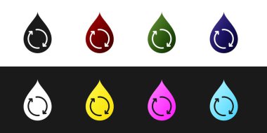 Siyah ve beyaz arkaplanda izole edilmiş temiz su simgesini geri dönüştür. İşaret geri dönüşümlü bir damla su. Vektör İllüstrasyonu