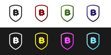 Siyah beyaz arka planda izole edilmiş bitcoin simgesiyle Shield'ı ayarlayın. Kripto para madenciliği, blockchain teknolojisi, bitcoin, güvenlik, koruma, dijital para. Vektör İllüstrasyonu