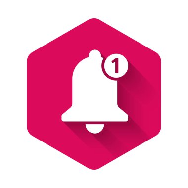 Beyaz Zil simgesi uzun gölgeli. Yeni bildirim simgesi. Yeni mesaj simgesi. Pembe altıgen düğmesi. Vektör İllüstrasyonu