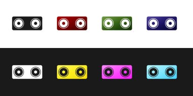 Stereo hoparlör simgesini siyah beyaz arka planda yalıtılmış olarak ayarlayın. Ses sistemi hoparlörleri. Müzik simgesi. Müzik sütun hoparlör bas ekipmanları. Vektör İllüstrasyonu