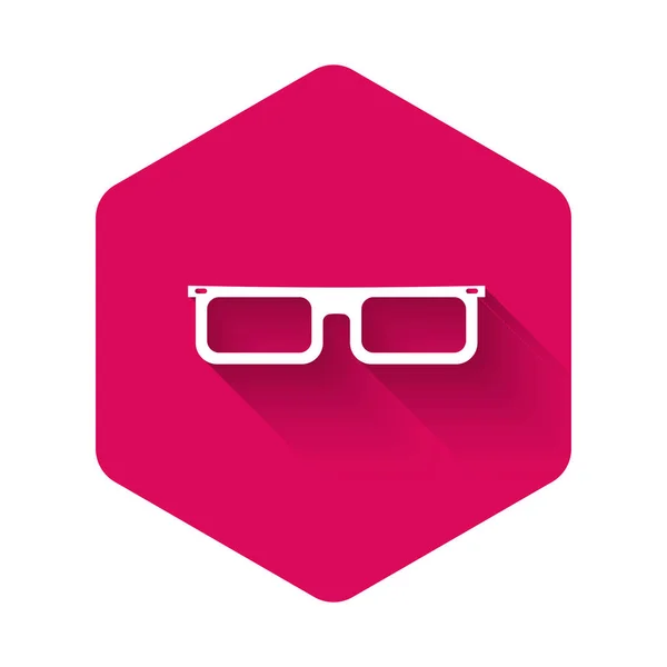 Weiße Brille Ikone isoliert mit langem Schatten. Brillengestell-Symbol. rosa Sechskantknopf. Vektorillustration — Stockvektor