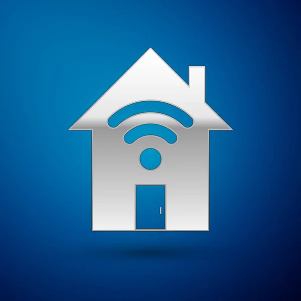 Casa Smart Silver con icono wi-fi aislado sobre fondo azul. Control remoto. Ilustración vectorial — Vector de stock
