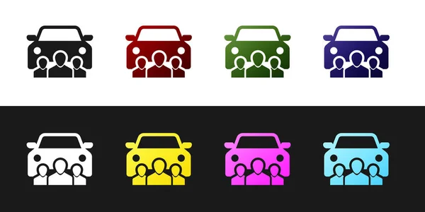 Impostare Condivisione auto con gruppo di persone icona isolata su sfondo bianco e nero. Carsharing segno. Concetto di servizio di noleggio trasporti. Illustrazione vettoriale — Vettoriale Stock