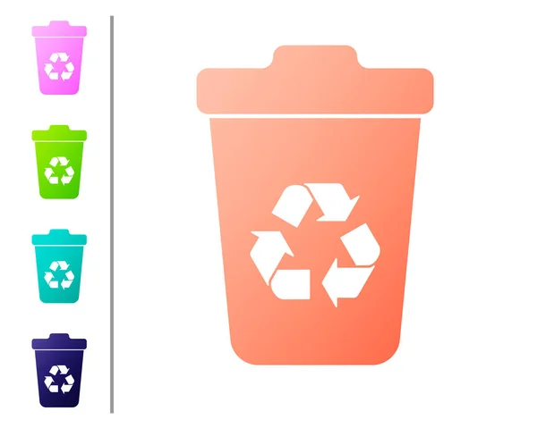 Coral Papelera de reciclaje con icono de símbolo de reciclaje aislado sobre fondo blanco. Icono de bote de basura. Cartel de basura. Reciclar signo de cesta. Establecer iconos de color. Ilustración vectorial — Vector de stock