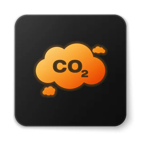 Emisiones de CO2 brillantes de color naranja en el icono de la nube aislado sobre fondo blanco. Símbolo de fórmula de dióxido de carbono, concepto de contaminación por smog, concepto de medio ambiente. Botón cuadrado negro. Ilustración vectorial — Vector de stock