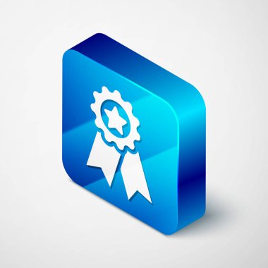 Beyaz arka planda izole yıldız simgesi ile izometrik madalya. Kazanan başarı işareti. Ödül Madalyası. Mavi kare düğmesi. Vektör Illustration