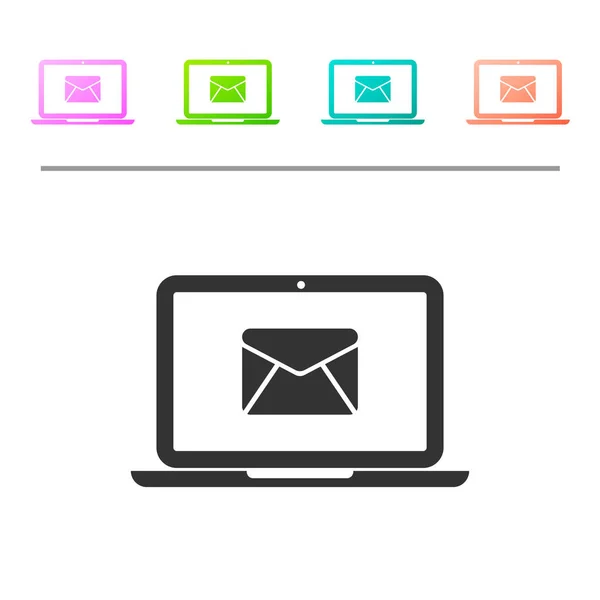 Ordinateur portable gris avec enveloppe et email ouvert sur l'icône de l'écran isolé sur fond blanc. Email marketing, concepts de publicité sur Internet. Définir l'icône dans les boutons de couleur. Illustration vectorielle — Image vectorielle