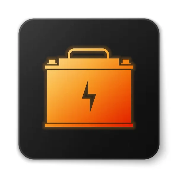 Icono de batería naranja brillante coche aislado sobre fondo blanco. Acumulador de energía de la batería y la batería acumulador de electricidad. Rayo símbolo del perno. Botón cuadrado negro. Ilustración vectorial — Vector de stock