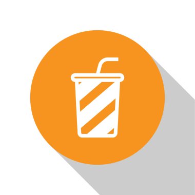 Beyaz arka planda izole edilmiş su ikonu olan beyaz cam. Soda bardağı ve pipet içmek. Taze soğuk içecek sembolü. Turuncu daire düğmesi. Vektör İllüstrasyonu