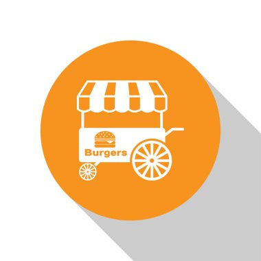 Beyaz arka planda tente simgesi olan beyaz Fast sokak yemek arabası. Hamburger ya da hamburger ikonu. Şehir büfesi. Turuncu daire düğmesi. Vektör İllüstrasyonu