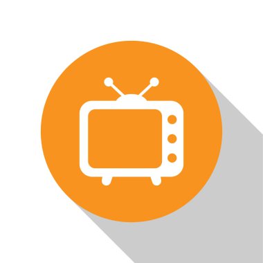 Beyaz Tv simgesi beyaz arka planda yalıtılmış. Televizyon tabelası. Turuncu daire düğmesi. Düz tasarım. Vektör İllüstrasyonu