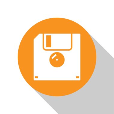 Beyaz arka planda yalıtılmış bilgisayar veri depolama simgesi için Beyaz Disket diski. Disket işareti. Turuncu daire düğmesi. Düz tasarım. Vektör İllüstrasyonu