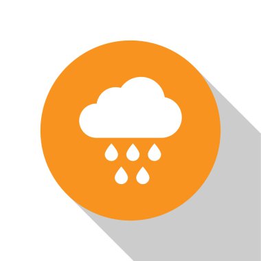 Beyaz arka planda izole edilmiş yağmur simgesine sahip Beyaz Bulut. Yağmur damlaları ile yağmur bulutu yağış. Turuncu daire düğmesi. Düz tasarım. Vektör İllüstrasyonu