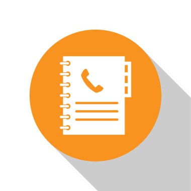Beyaz arka planda yalıtılmış Beyaz Telefon kitap simgesi. Adres defteri. Telefon rehberi. Turuncu daire düğmesi. Düz tasarım. Vektör İllüstrasyonu
