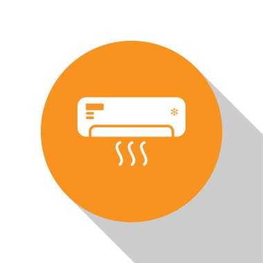 Beyaz arka plan üzerinde izole temiz hava simgesi ile Beyaz Klima. Split sistem klima işareti. Serin ve soğuk iklim kontrol sistemi. Turuncu daire düğmesi. Düz tasarım. Vektör İllüstrasyonu