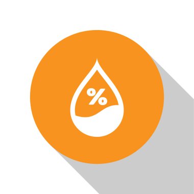 Beyaz arka planda yalıtılmış Beyaz Su bırakma yüzdesi simgesi. Nem analizi. Turuncu daire düğmesi. Düz tasarım. Vektör İllüstrasyonu