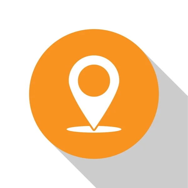 Icono de pin Mapa blanco aislado sobre fondo blanco. Símbolo de puntero. Señal de ubicación. Mapa de navegación, GPS, dirección, lugar, brújula, concepto de búsqueda. Botón círculo naranja. Diseño plano. Ilustración vectorial — Vector de stock