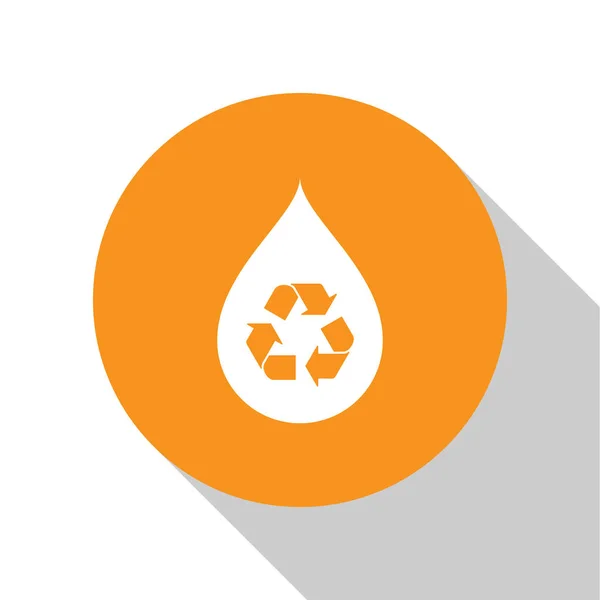 Blanc Recycler icône aqua propre isolé sur fond blanc. Goutte d'eau avec recyclage des panneaux. Bouton rond orange. Illustration vectorielle — Image vectorielle