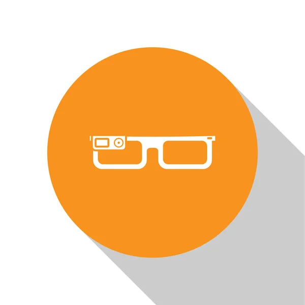 Gafas White Smart montadas sobre un icono de gafas aisladas sobre fondo blanco. Gafas inteligentes de electrónica portátil con cámara y pantalla. Botón círculo naranja. Ilustración vectorial — Vector de stock