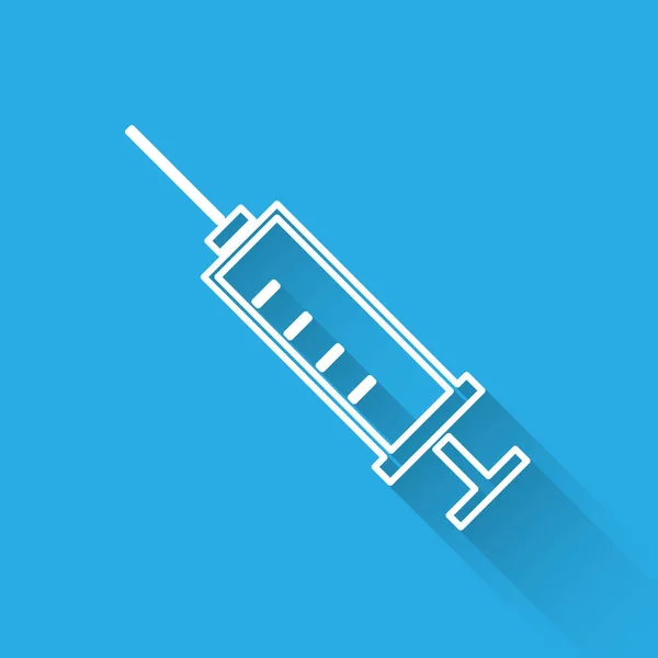 Biała ikona linii strzykawki wyizolowana długim cieniem. Strzykawka do szczepionki, szczepienia, wstrzyknięcia, grypa strzał. Sprzęt medyczny. Ilustracja wektorowa — Wektor stockowy