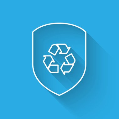 Uzun gölge ile izole kalkan çizgi simgesi içinde Beyaz Geri Dönüşüm sembolü. Eko koruma işareti. Vektör İllüstrasyonu