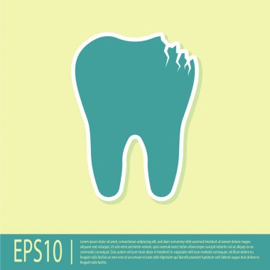 Yeşil Kırık diş simgesi sarı arka plan üzerinde izole. Diş problemi simgesi. Diş bakımı sembolü. Düz tasarım. Vektör İllüstrasyonu