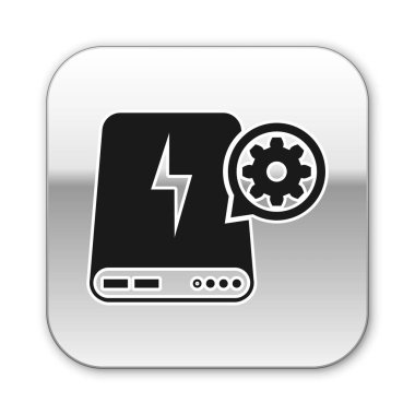 Siyah Güç bankası ve dişli simgesi beyaz arka plan üzerinde izole. Uygulama, servis konsepti, ayar seçenekleri, bakım, onarım, sabitleme ayarlama. Gümüş kare düğme. Vektör İllüstrasyonu