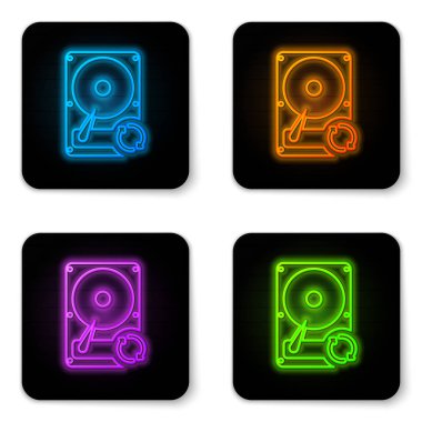 Parlayan neon Sabit disk sürücüsü Hdd eşitleme simgesi beyaz arka planda yalıtılmış. Siyah kare düğme. Vektör İllüstrasyonu