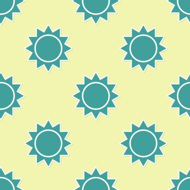 Yeşil Güneş simgesi sarı arka plan üzerinde sorunsuz desen izole. Vektör İllüstrasyonu