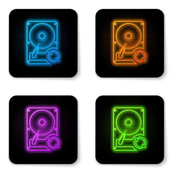 Disco rígido de néon brilhante ícone de atualização de sincronização HDD isolado no fundo branco. Botão quadrado preto. Ilustração vetorial — Vetor de Stock