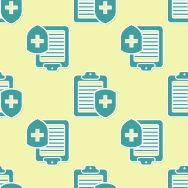 Yeşil Pano sağlık sigortası simgesi sarı arka plan üzerinde izole sorunsuz desen. Hasta koruma. Pano ve kalkan bir sembol sigorta olarak bir haç ile. Vektör İllüstrasyonu