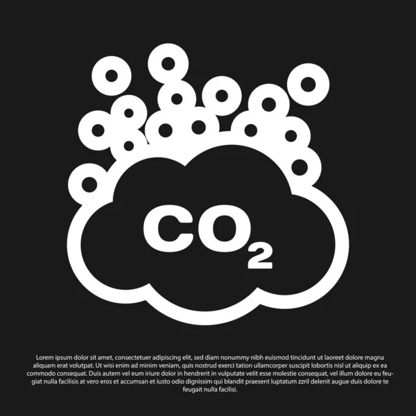 Black CO2 emissions in cloud icon isolated on black background. Carbon dioxide formula symbol, smog pollution concept, environment concept. Vector Illustration — Stock Vector