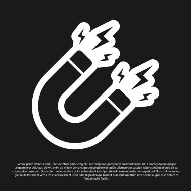 Siyah arka plan üzerinde izole yıldırım simgesi ile Siyah Mıknatıs. At nalı mıknatısı, manyetizma, manyetize, çekim işareti. Vektör İllüstrasyonu