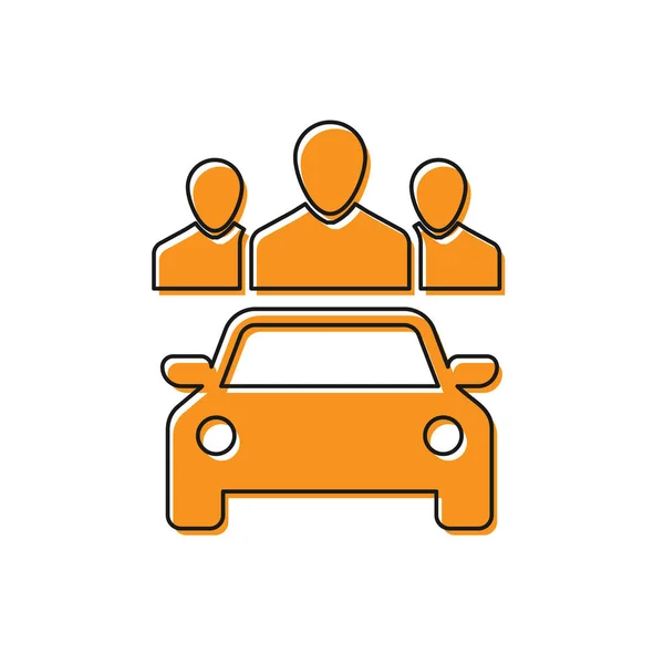 Oranje autodelen met groep mensen icoon geïsoleerd op witte achtergrond. Carsharing teken. Transport verhuurservice concept. Vector illustratie — Stockvector