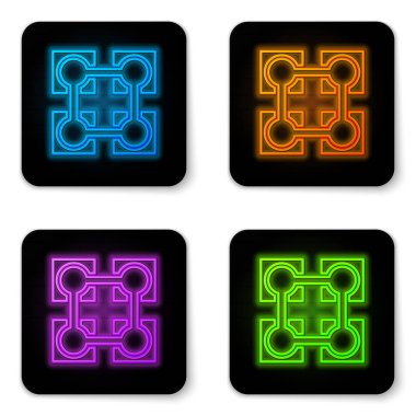 Beyaz arka planda izole edilmiş parlayan neon Blockchain teknoloji simgesi. Cryptocurrency veri işareti. Soyut geometrik blok zincir ağ teknolojisi iş. Siyah kare düğme. Vektör İllüstrasyonu