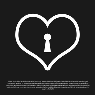 Siyah arka planda izole anahtar deliği simgesi ile Siyah Kalp. Kilitli Kalp. Aşk sembolü ve anahtar deliği işareti. Vektör İllüstrasyonu