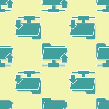 Yeşil Ftp klasör yükleme simgesi sarı arka plan üzerinde sorunsuz desen. Yazılım güncelleştirme, transfer protokolü, yönlendirici, takım çalışması araç yönetimi, kopyalama süreci kavramı. Düz tasarım. Vektör İllüstrasyonu