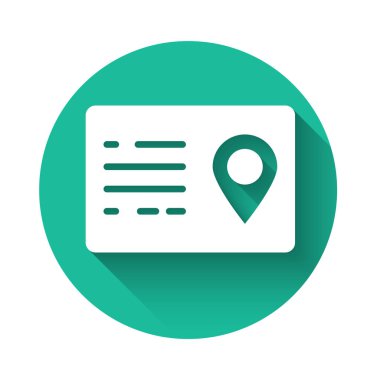 Uzun gölgeile yalıtılmış Beyaz Adres kitap simgesi. Telefon rehberi. Yeşil daire düğmesi. Vektör İllüstrasyonu