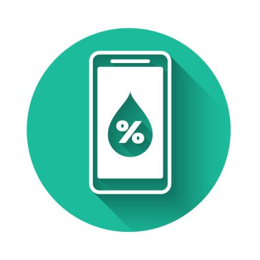 Uzun gölge ile izole akıllı ev simgesi için Beyaz Nem. Hava ve meteoroloji, termometre sembolü. Yeşil daire düğmesi. Vektör İllüstrasyonu