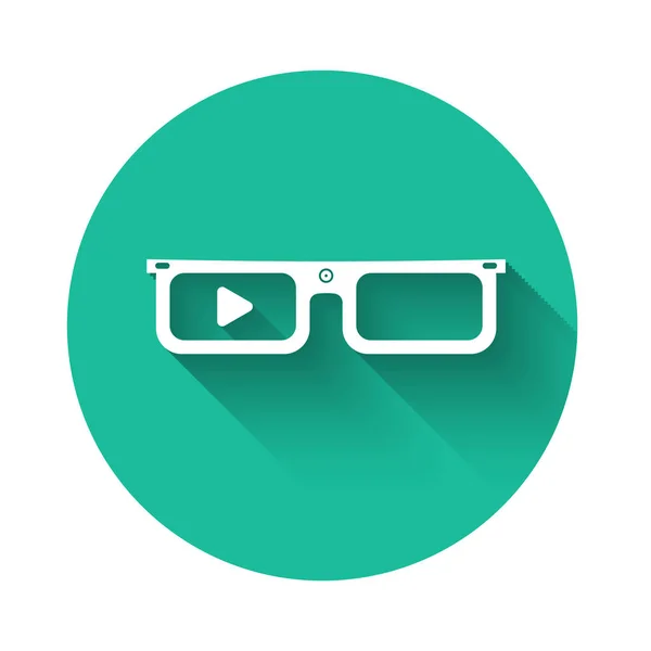 Óculos inteligentes brancos montados no ícone de óculos isolados com sombra longa. Óculos inteligentes eletrônicos vestíveis com câmera e display. Botão de círculo verde. Ilustração vetorial — Vetor de Stock