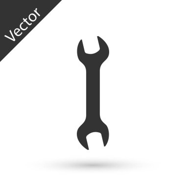 Gri Anahtar simgesi beyaz arka planda yalıtılmış. Spanner onarımı