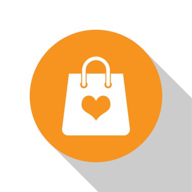 Beyaz arka planda izole kalp simgesi ile beyaz alışveriş çantası. Alışveriş çantası dükkanı kalp simgesi gibi seviyorum. Sevgililer günü sembolü. Turuncu daire düğmesi. Vektör Illustration