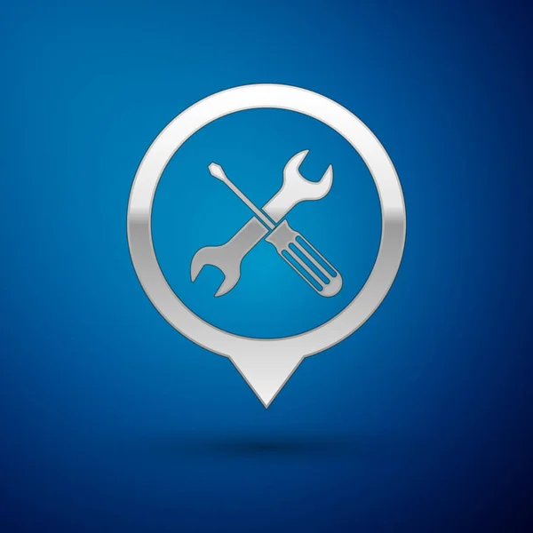 Zilveren locatie met gekruiste schroevendraaier en moersleutel gereedschap icoon geïsoleerd op blauwe achtergrond. Symbool voor aanwijzerinstellingen. Vector illustratie — Stockvector