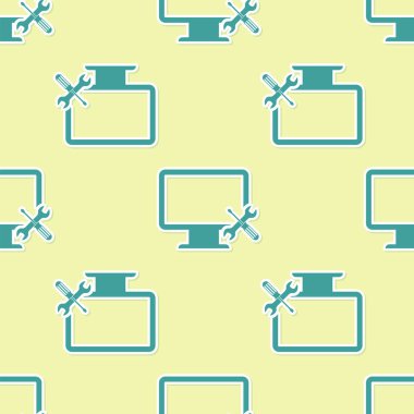 Yeşil bilgisayar monitör ile tornavida ve anahtar simgesi izole Dikişsiz desen sarı arka plan üzerinde. Ayarlama, hizmet, ayarlama, bakım, onarım, sabitleme. Vektör Illustration